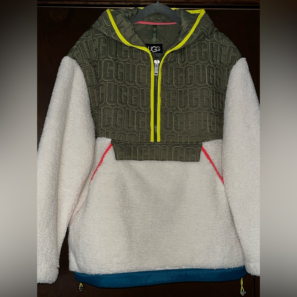 Ugg Sherpa Half Zip Pullover size M